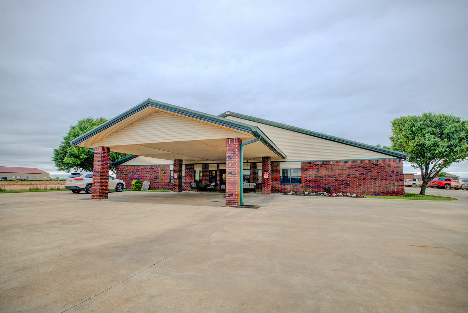 Homestead of Kingfisher outdoor common area