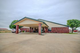 Homestead of Kingfisher outdoor common area