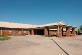 Homestead of Del City outdoor common area
