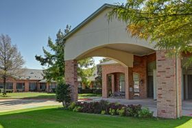 Parkwood Healthcare outdoor common area