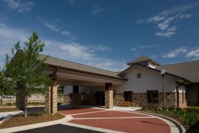 Oaks on Parkwood community entrance