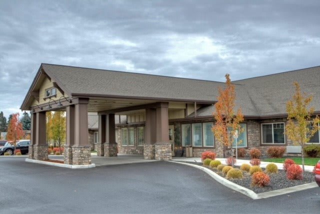 Pine Ridge Alzheimer's Special Care Center outdoor common area