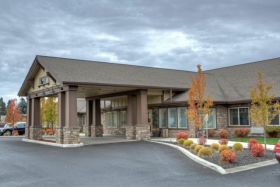 Pine Ridge Alzheimer's Special Care Center outdoor common area