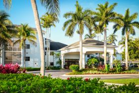 Vi at Lakeside Village, a CCRC 