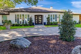 Silver Leaf Assisted Living at Tophill Circle 