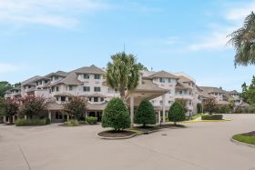 Photo of Holiday Lake Shore Commons