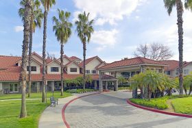 Holiday Valencia Commons 
