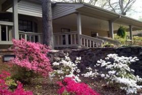Green Oaks Inn 