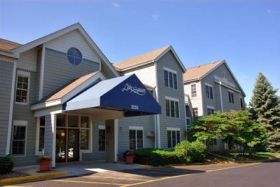 Lake Square Apartments 