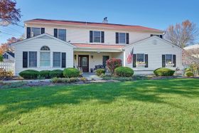Fox Trail Memory Care Living at Paramus 