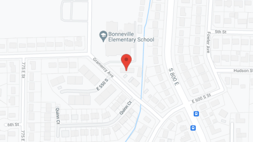Map of the neighborhood around R L Courts