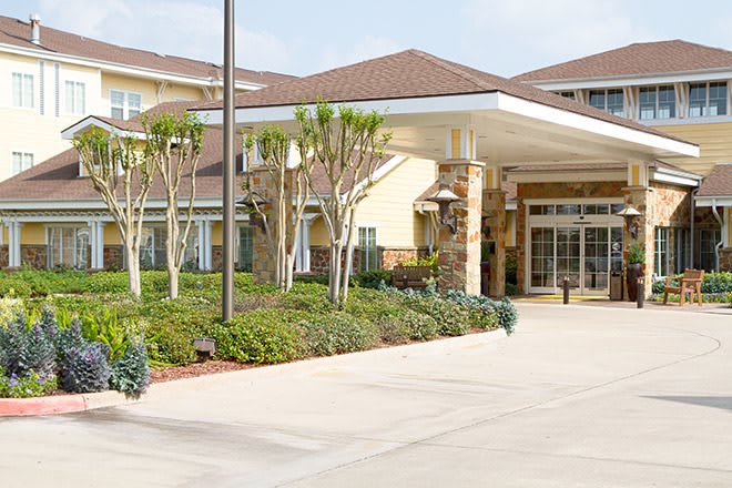 The Village at Gleannloch Farms, a CCRC outdoor common area