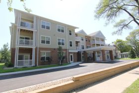 Burr Oaks Apartments 