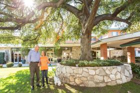 Royal Oaks, a CCRC 